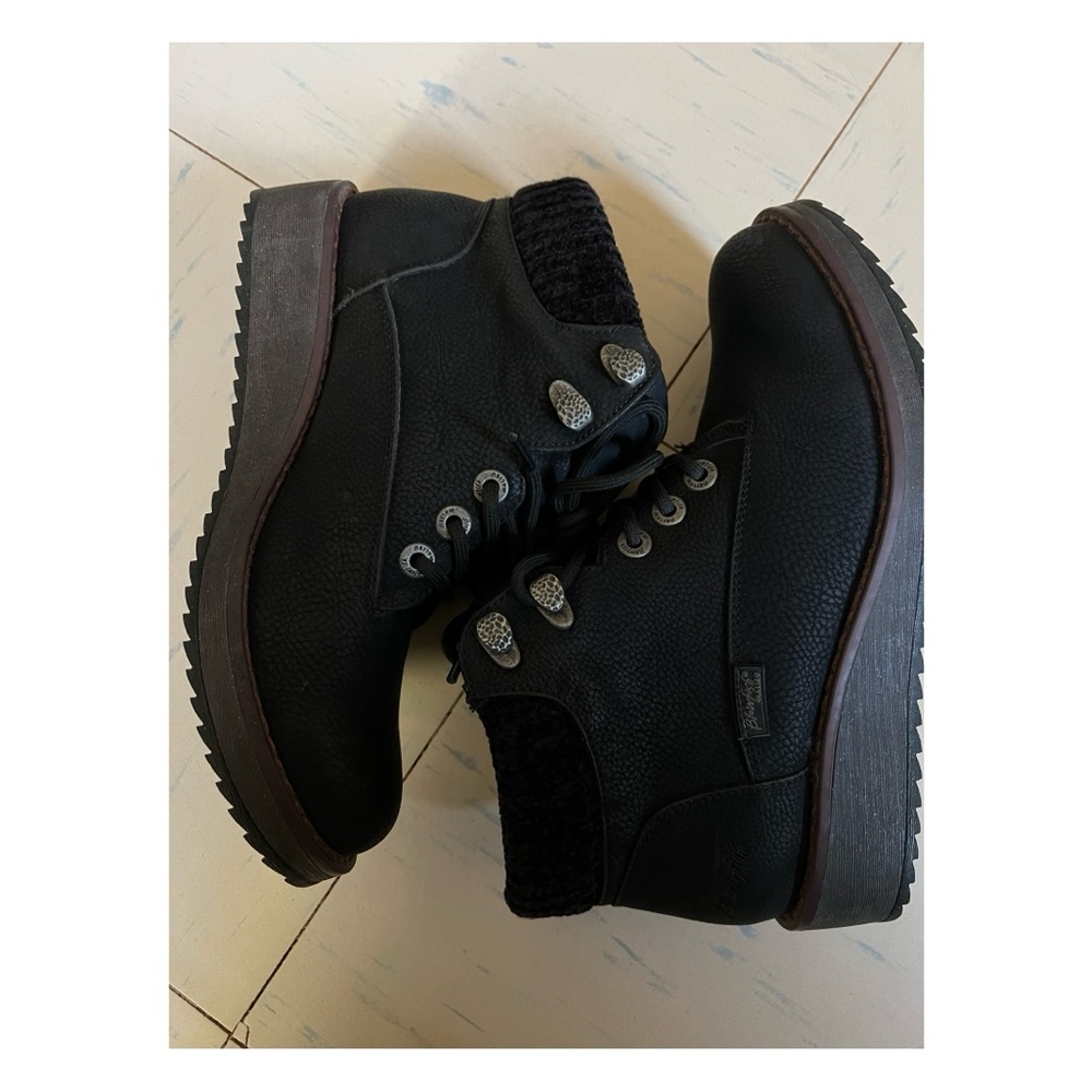 Cozy Black Ankle Boots with Knit Cuff